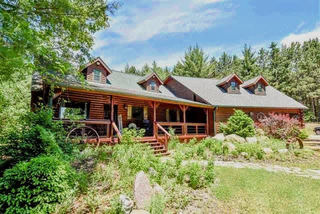 log home in central Wisconsin